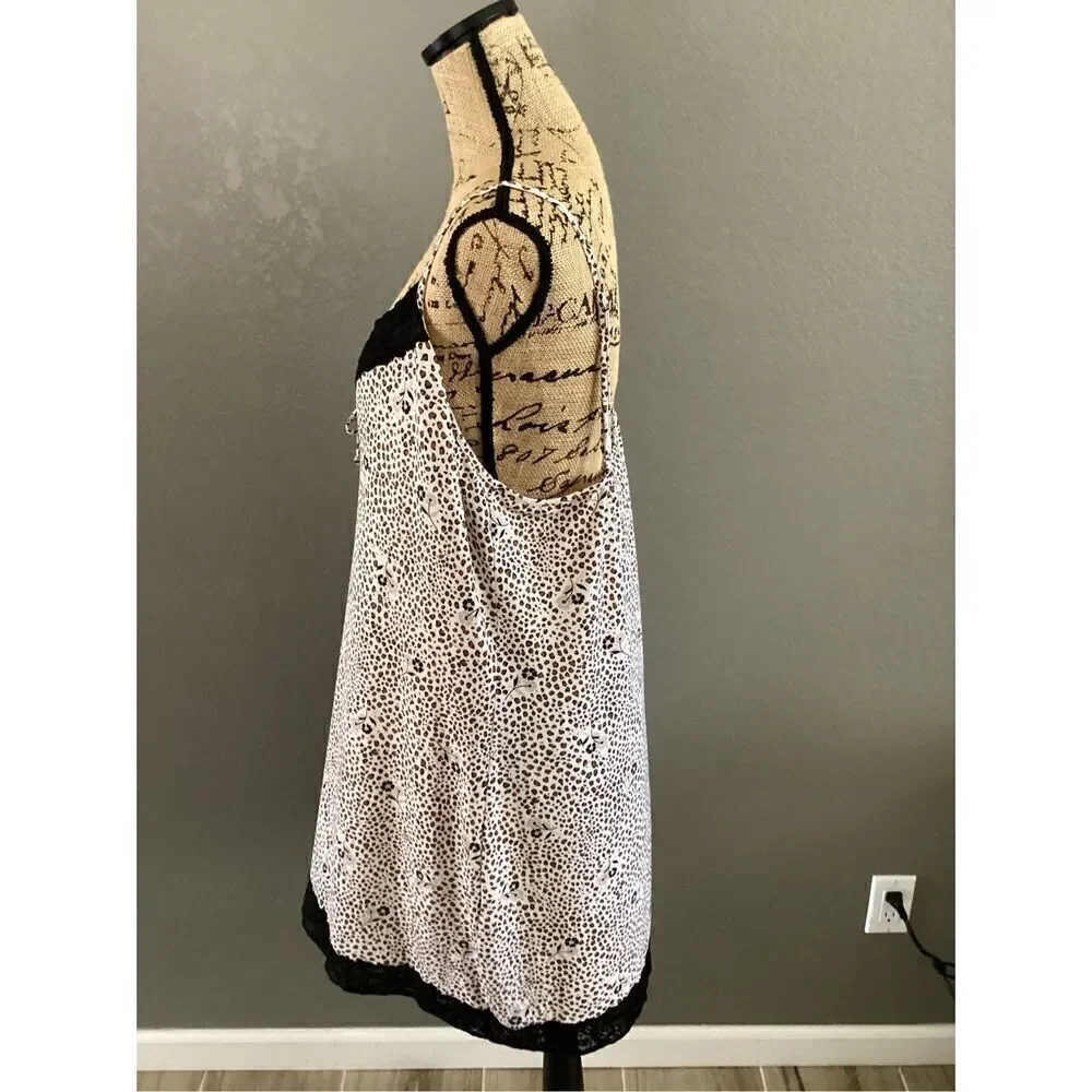 Private Property Gown - Picture 6 of 8